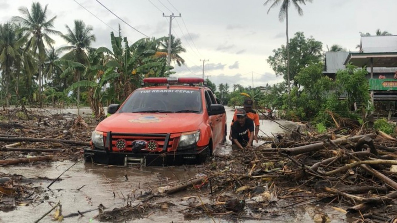 Banjir Rendam Ratusan Rumah di Dua Kecamatan di Soppeng
            - galeri foto