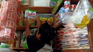 Harga Minyak Goreng di Pasar Tradisional Masih Mahal, Warga Pilih Belanja di Toko Ritel