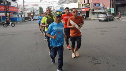 Besok, Pelari Legendaris Tasikmalaya “Abah Udin” Akan Lari Sejauh 70 Kilometer di Hari Ulang Tahun Ke-70