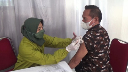 Ratusan Warga Kudus Mulai Dapat Vaksin Booster
