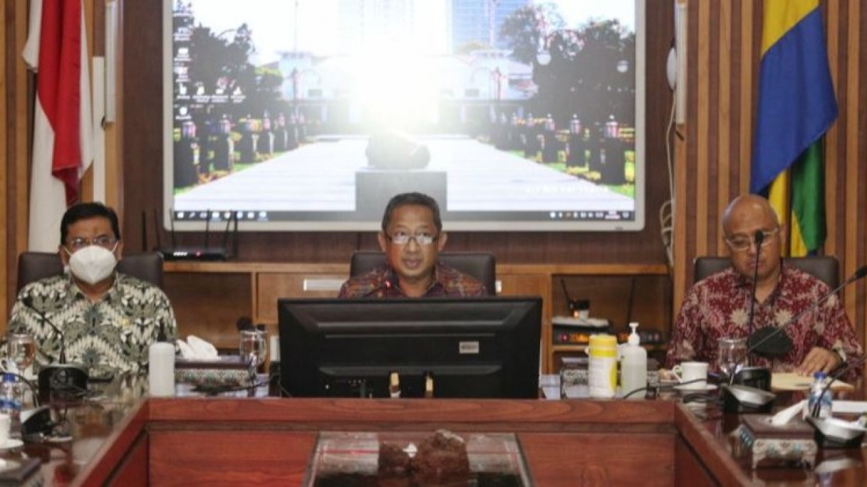 Pemkot Bandung : Ada 80 Orang Kontak dengan 6 Pasien Omicron
            - galeri foto