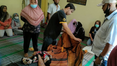 Perbaiki Lampu PJU yang Padam, Seorang Prai Paruh Baya 63 Tahun Meninggal Usai Tersengat Listrik Lalu Terjatuh