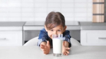 Cegah Stunting, Ahli Gizi:  Selain ASI, Susu Sapi Juga Penting