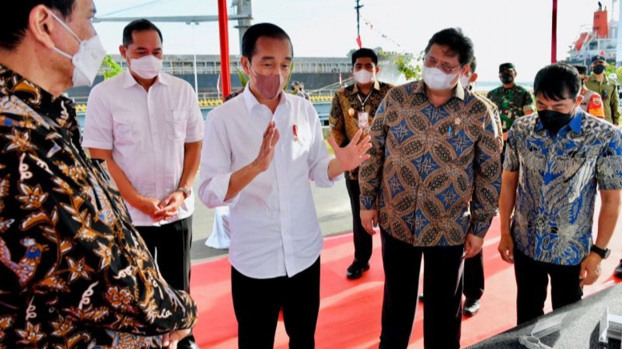 Presiden Jokowi Akan Setop Ekspor Bahan Mentah
            - galeri foto