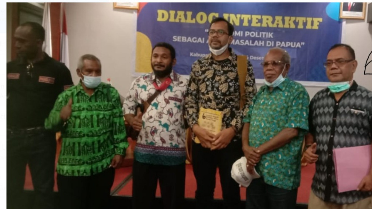 Tokoh Adat Papua Dukung Obet Rumbruren Minta PAW
            - galeri foto
