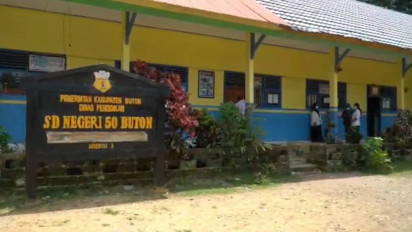 Tega, Oknum Guru di SDN 50 Buton Menghukum 16 Murid Dengan Makan Sampah Plastik