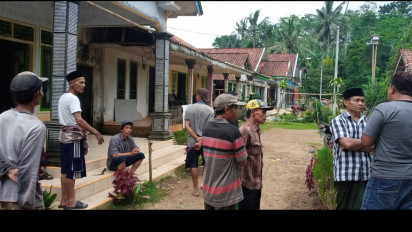 Tanah Ambles, Belasan Rumah Retak, Puluhan Warga Mengungsi ke Tempat Aman