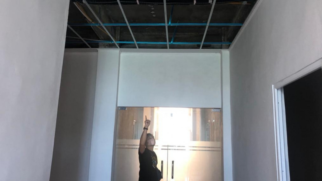 Pembangunan Ruang Rawat Inap RSUD Cut Nyak Dhien Meulaboh Senilai Rp 11 Miliar Mangkrak
            - galeri foto