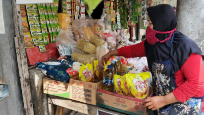 Minyak Goreng Kemasan Ditarik, Stok Pedagang Menipis