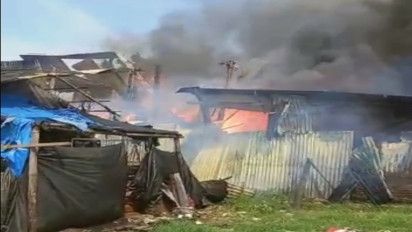 Kebakaran Hebat Landa 10 Rumah Kawasan Padat Penduduk di Kecamatan Tallo Kota Makassar