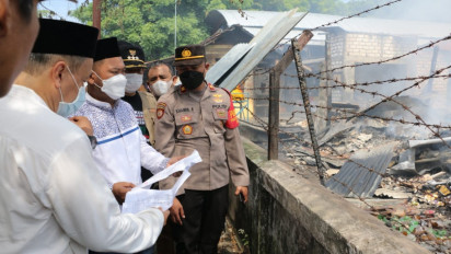 Pasca Kebakaran, Ratusan Pedagang Pasar Sidayu Gresik Direlokasi