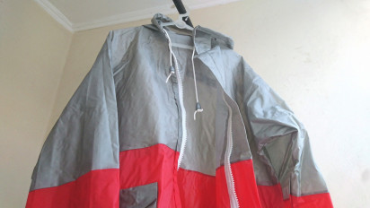 Musim Hujan, Ini Lima Kesalahan Bikin Mantel atau Jas Hujan Tak Awet