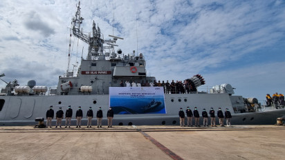 KRI Silas Papare dan BI Jelajahi Pulau Terluar Bawa Rp 6 Miliar