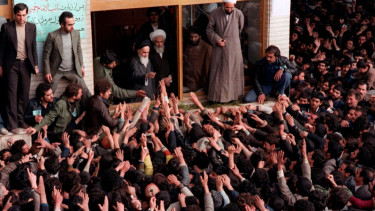 Hari Ini dalam Sejarah: Revolusi Iran, Ayatollah Khomeini Pulang ke Iran setelah 15 Tahun Pengasingan