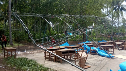 Sekolah di Garaupa Selayar Rusak karena Gempa, Kini Sekolah Daruratnya Roboh karena Angin Kencang