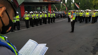Syahdu, Sebelum Bertugas Polisi di Kudus Rutin Baca Asma'ul Husna dan Sholawat