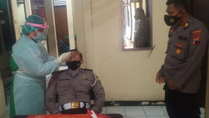 Cegah Penyebaran Covid-19, Polsek Ungaran Swab Antigen Personel dan Pengunjung Mapolsek