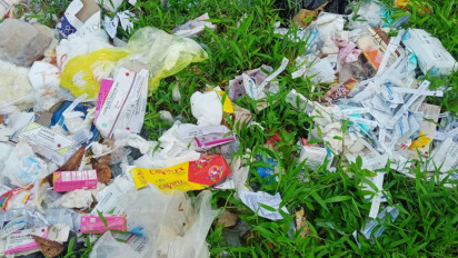 Parah! Warga Sampit Temukan Tumpukan Sampah Medis Dibuang di Tepi Jalan