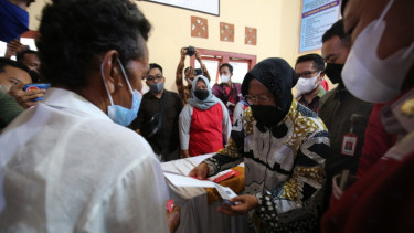 Mensos Tri Rismaharini Minta Warga Sakit, Lansia dan Penyandang Disabilitas Jadi Prioritas Penerima Bantuan