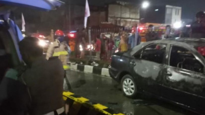 Sedan Tabrak Separator TransJakarta di Wilayah Senen Jakpus, Dua Orang Tewas