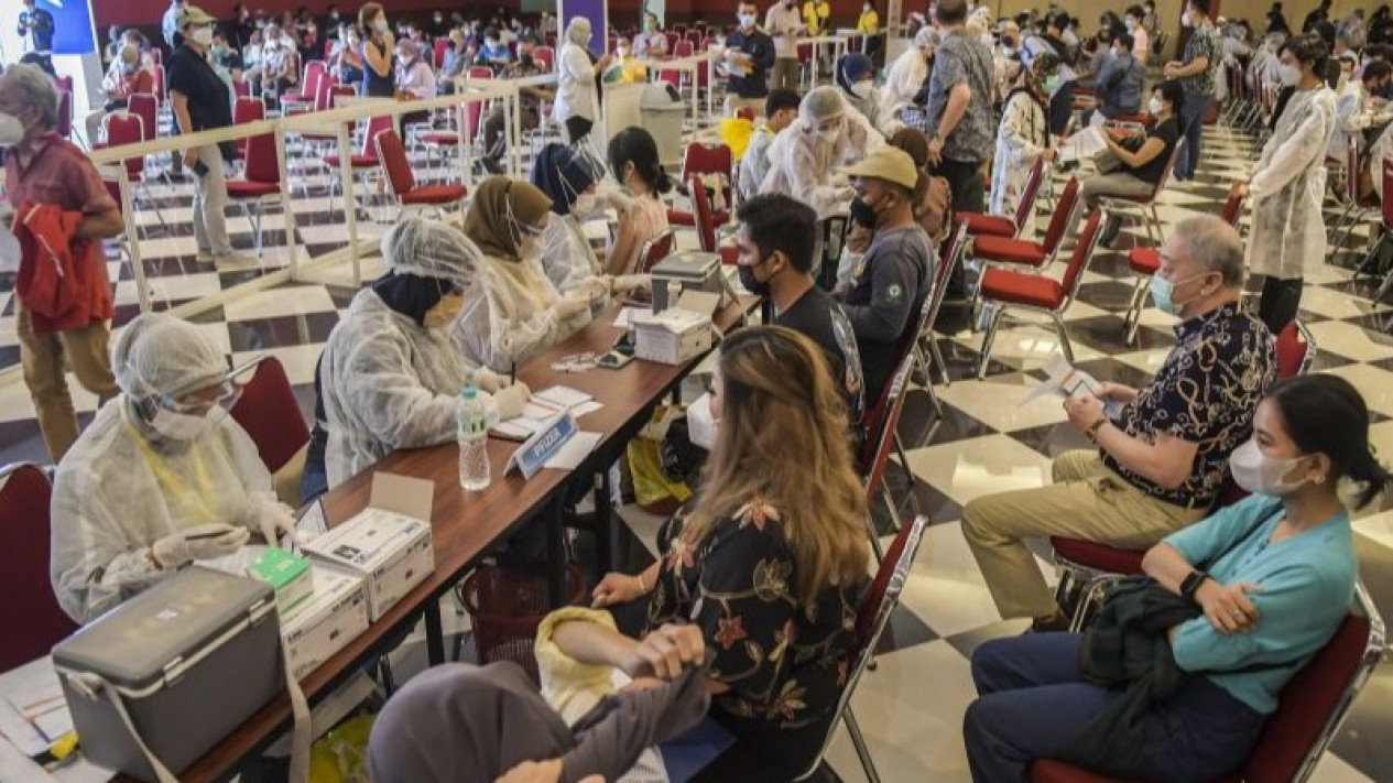 Pemprov DKI Percepat Vaksin Booster Lewat Aplikasi JAKI
            - galeri foto