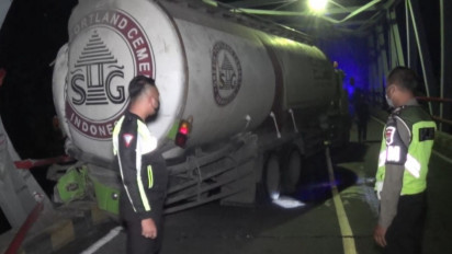 Truk Tangki Semen yang Remnya Blong Tabrak Jembatan Hingga Nyaris Roboh, Jalan Penghubung Ngawi-Bojonegoro Terputus