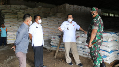 Adanya Laporan Harga Lebihi HET, Bupati Blora Minta Bantuan TNI Kawal Distribusi Pupuk ke Petani