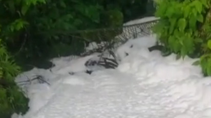 Fenomena Air Sungai Dipenuhi Busa, Penyebabnya Enggak Disangka-sangka