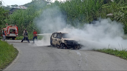Satu Mobil yang Membawa 4 Orang Bidan Terbakar di Aceh