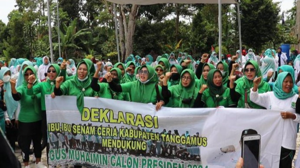 Relawan Emak-Emak di Tanggamus Deklarasi Cak Imin Capres 2024
            - galeri foto