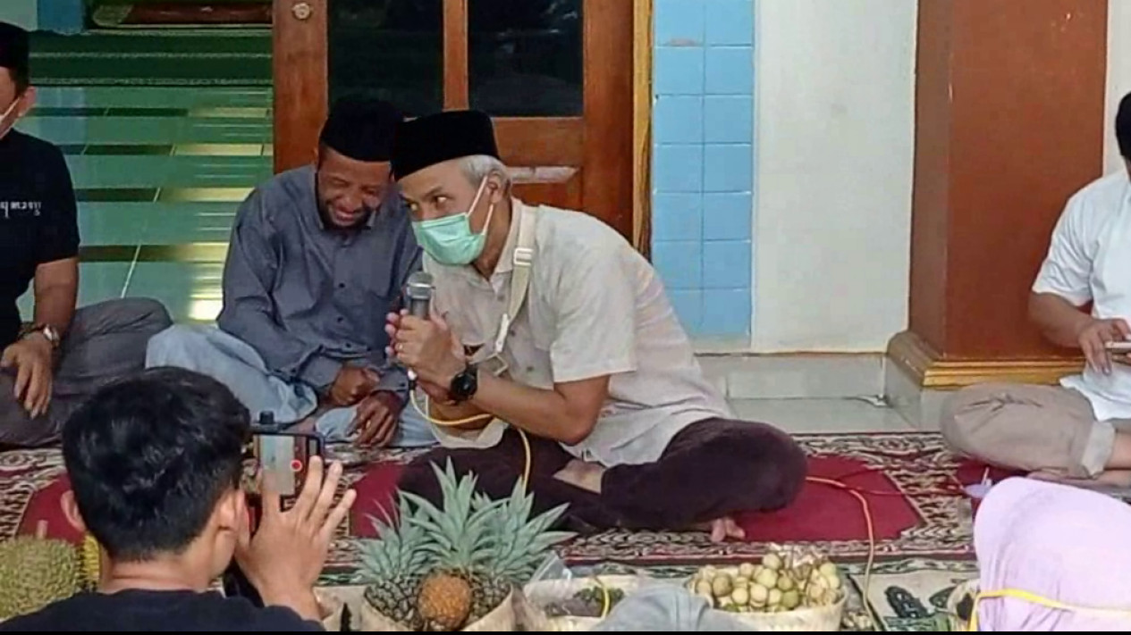 Warga Wadas Kontra Penambangan Sambut Hangat Gubernur Jateng Ganjar Pranowo
            - galeri foto