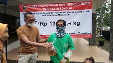Disdagperin Boyolali Gelar Operasi Pasar Minyak Goreng Curah Rp13.000 per Kilogram