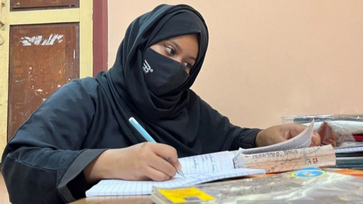 India Buka Lagi Sekolah di Karnataka, Usai Konflik Larangan Berhijab
            - galeri foto