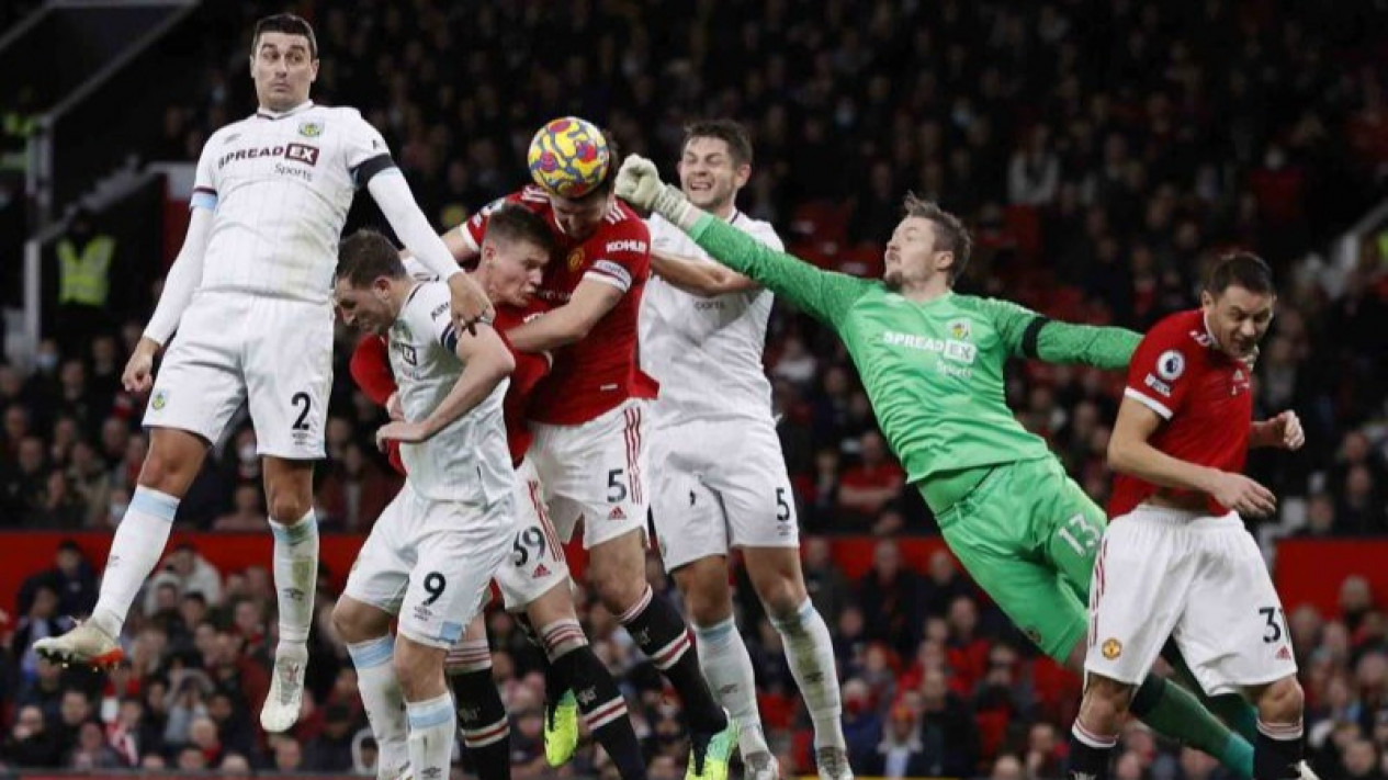 Rangnick: Maguire Kapten Kami dan Tidak Ada Alasan Mencopot Ban Kapten
            - galeri foto