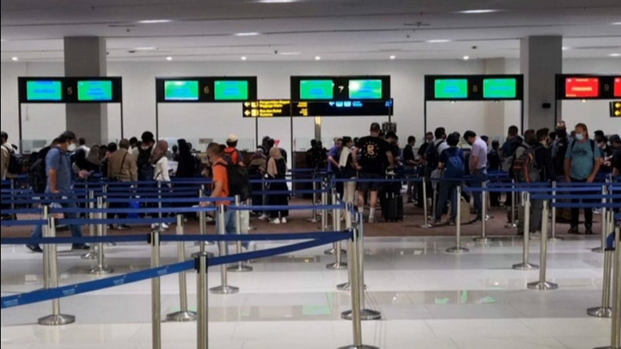 Masa Karantina Bagi Pelaku Perjalanan Luar Negeri Dikorting Jadi 3 Hari
            - galeri foto