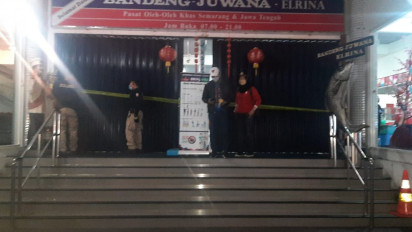 Satpol PP Kembali Segel Belasan Tempat Usaha di Semarang karena Tak Patuhi Prokes