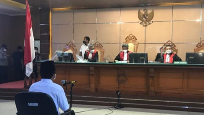 Hakim Vonis Negara Tanggung Biaya Ganti Rugi Korban Pemerkosaan Herry Wirawan