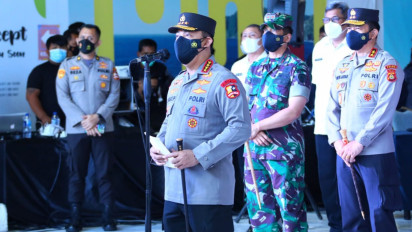 Tinjau Vaksinasi Serentak, Kapolri Ingatkan Pentingnya Vaksin untuk Hadapi Omicron