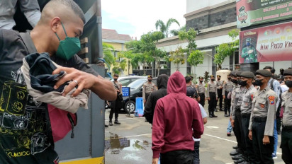 Polisi Amankan 103 Orang Dalam Bentrok 2 Kelompok Dari, 17 Orang Positif Covid-19