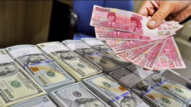 Rupiah Ditutup Melemah 70 Poin ke Posisi Rp14.326 per Dolar AS