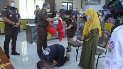 Tak Senang Ditegur Istri karena Sering Nonton Film Porno, Pelaku KDRT Dibebaskan Jaksa