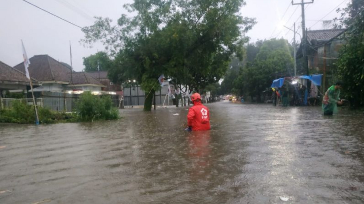 BPBD: 64 Titik di Kota Sukabumi Dilanda Banjir dan Longsor
            - galeri foto