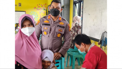 Percepat Vaksinasi Anak, Polisi Vaksin 115 Murid SD dan Lansia