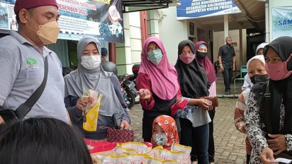 Ratusan Warga Kulon Progo Antusias Datangi Bazar Minyak Goreng