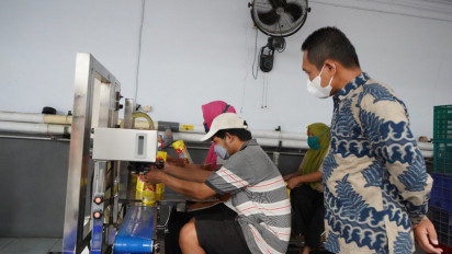 Antisipasi Penimbunan Minyak Goreng, Bupati Lumajang Gandeng Distributor Gelar Operasi Pasar