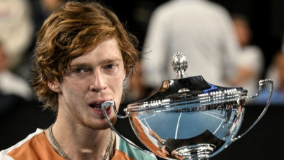 Andrey Rublev Raih Trofi di Marseille Usai Kalahkan Felix Auger-Aliassime Asal Kanada