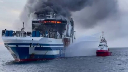 Petugas Penyelemat Temukan Satu Penumpang Hilang Kapal Feri yang Terbakar di Yunani