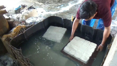 Harga Kedelai Naik, Perajin Perkecil Ukuran Tahu