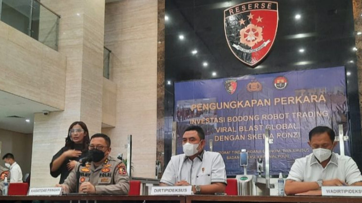 Polri Temukan Dugaan Penimbunan dan Penyelewengan Minyak Goreng di Sejumlah Daerah
            - galeri foto