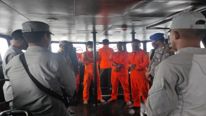 Long Boat Berpenumpang 25 Orang Dihantam Gelombang Tinggi di Perairan Maluku, Lima Tewas